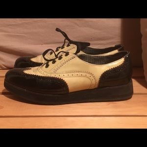 Patent leather oxfords w a little platform heel